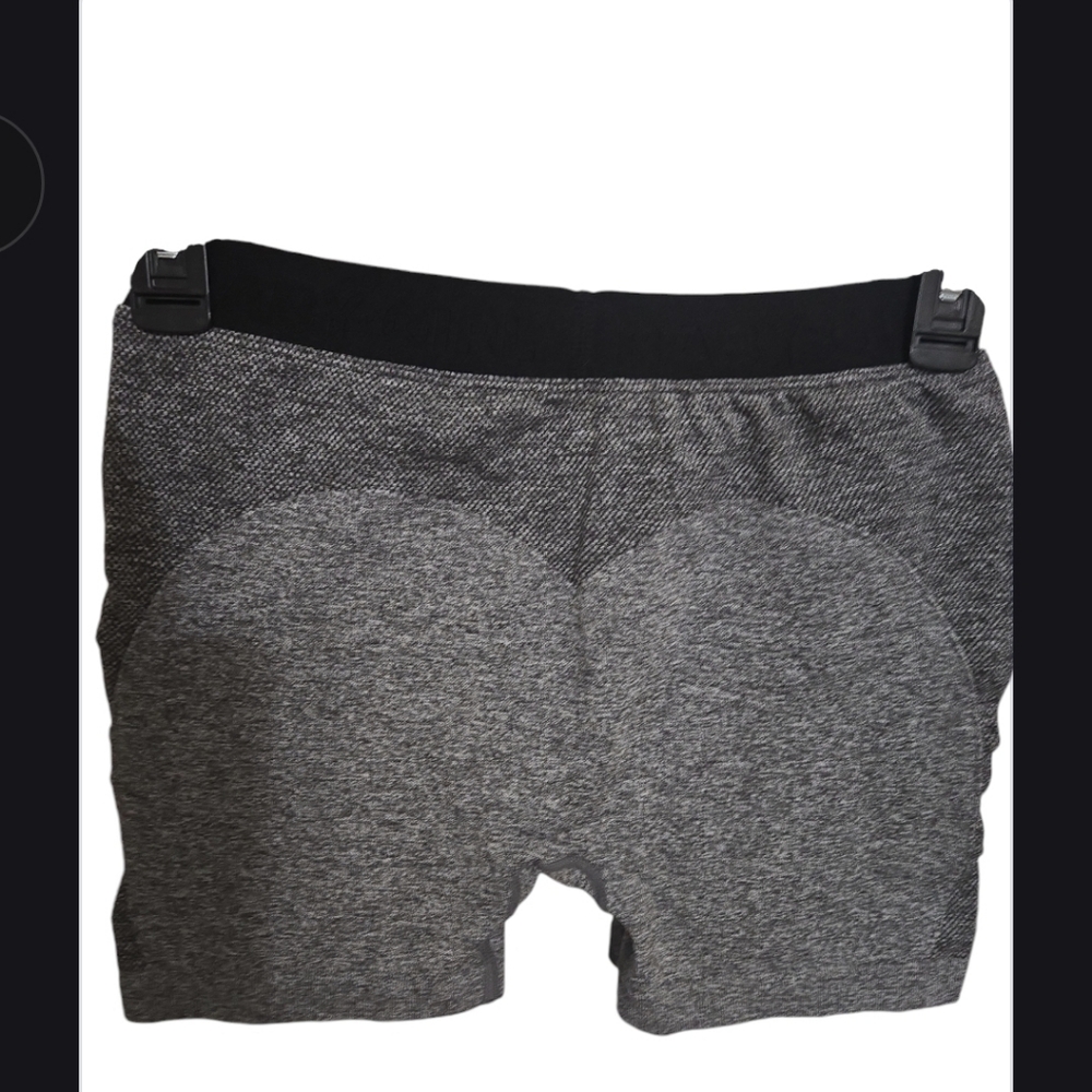 NWOT Flattering Sz S/M Workout Shorts